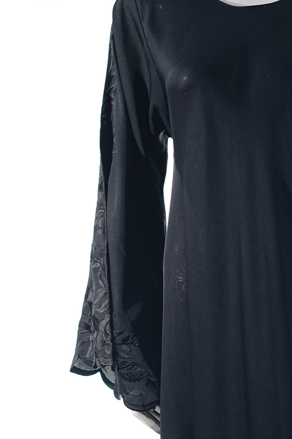 Niddah Fabric - Black and Black Em - Open Sleeves