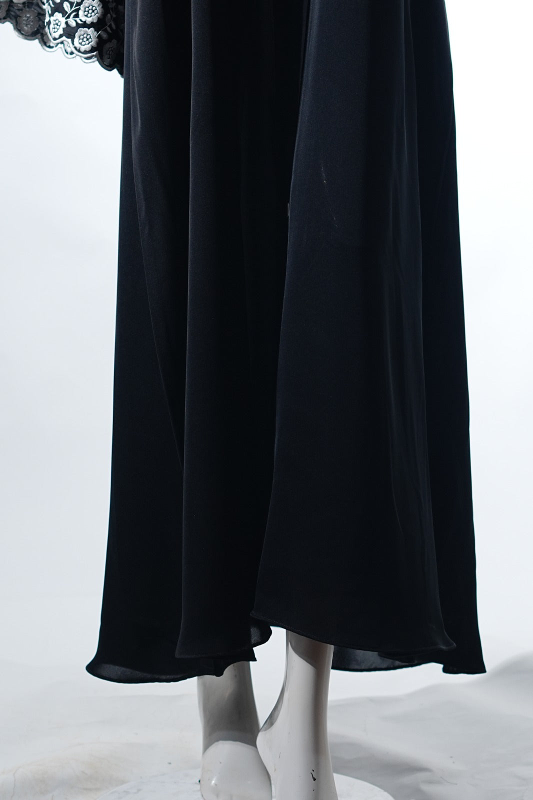 Niddah Fabric - Open Sleeves- WH EMB
