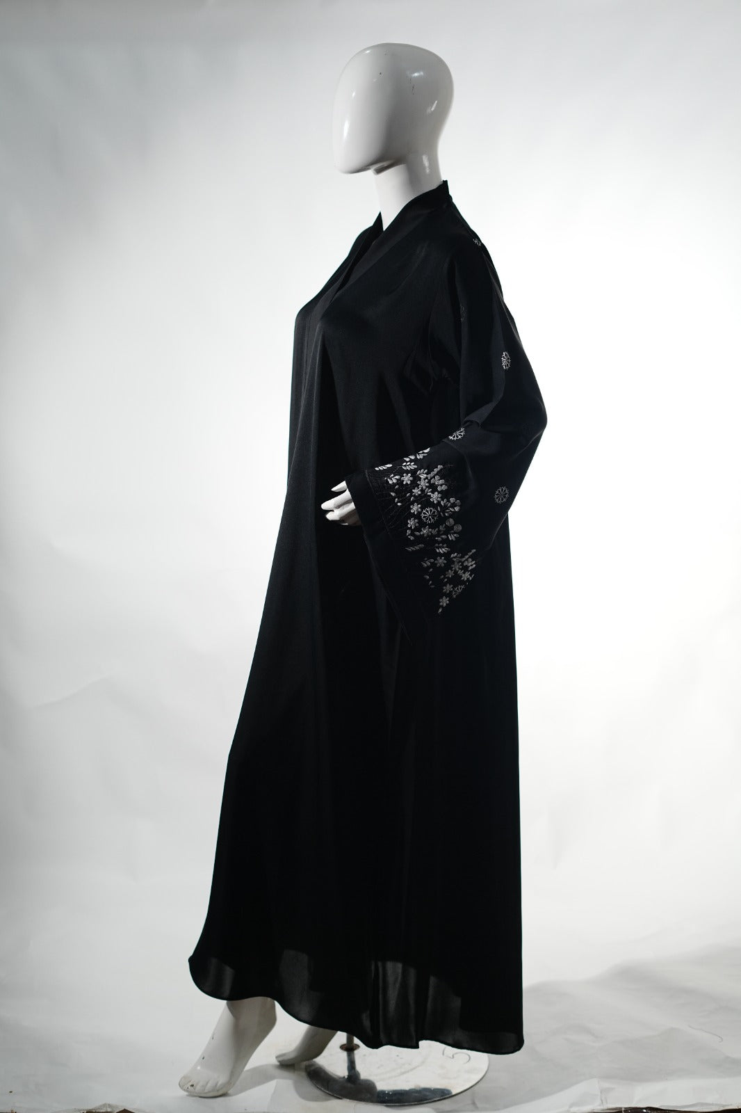Niddah Fabric - WH Leaf - EBM Black